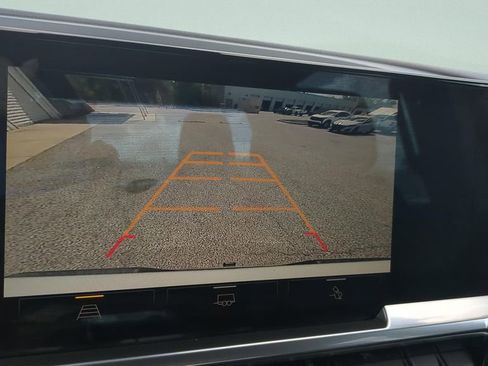 Used 2022 Chevrolet Silverado 1500 LTZ image 17