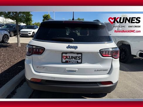 Used 2025 Jeep Compass Limited AWD/4WD image 9