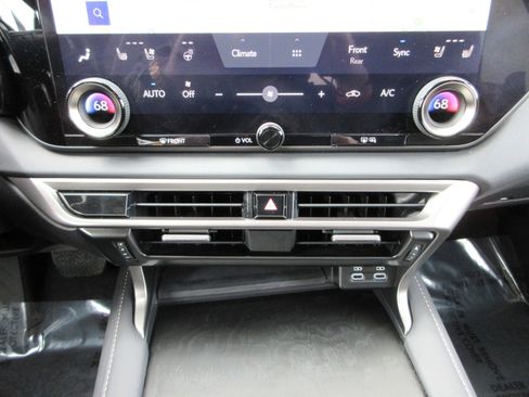 Used 2024 Lexus RX 350 w/ Technology Package image 43