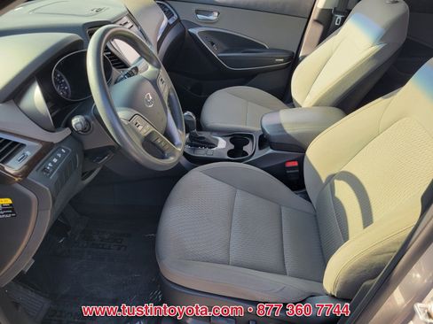 Used 2018 Hyundai Santa Fe SE w/ Cargo Package image 10