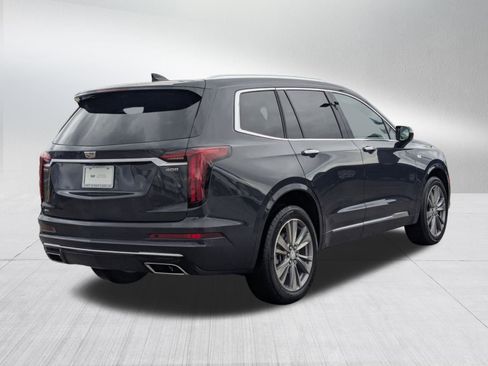 Used 2025 Cadillac XT6 Premium Luxury image 6