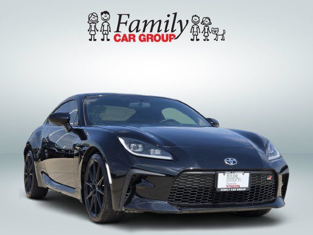 Used 2024 Toyota GR86 Premium RWD image 2