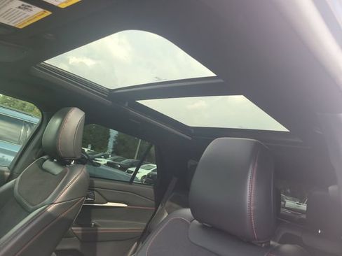 Used 2025 Ford Explorer ST w/ Sun And Sound Package RWD image 22