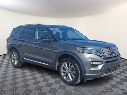 Used 2023 Ford Explorer Limited w/ Limited Technology Package