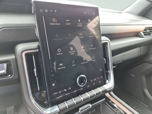 New 2026 GMC Yukon Denali w/ Advanced Technology Package AWD/4WD image 23