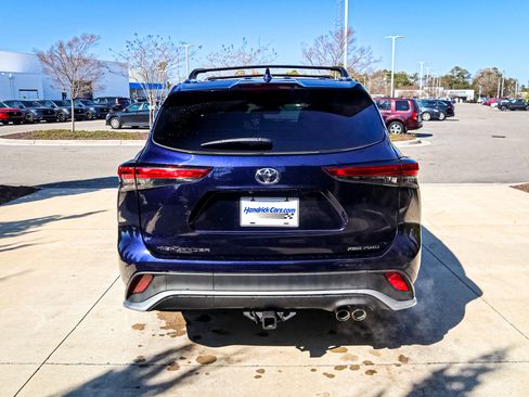 Used 2021 Toyota Highlander XSE image 11