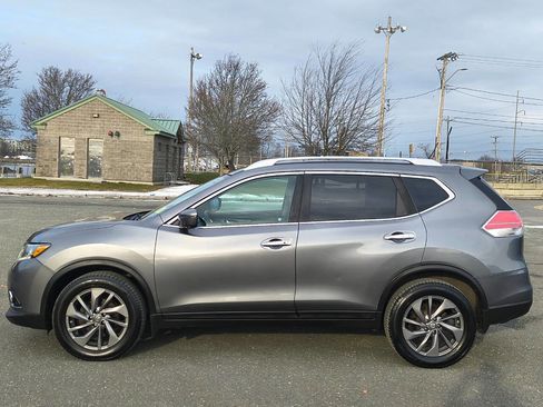 Used 2016 Nissan Rogue SL w/ SL Premium Package image 4