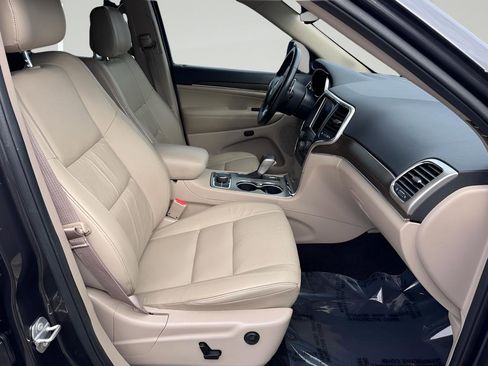 Used 2016 Jeep Grand Cherokee Limited w/ Trailer Tow Group IV image 29