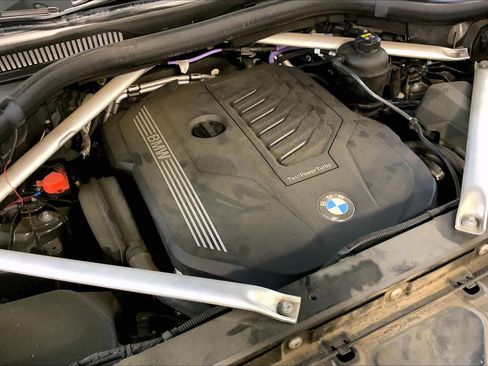 Used 2021 BMW X5 xDrive40i AWD/4WD image 31