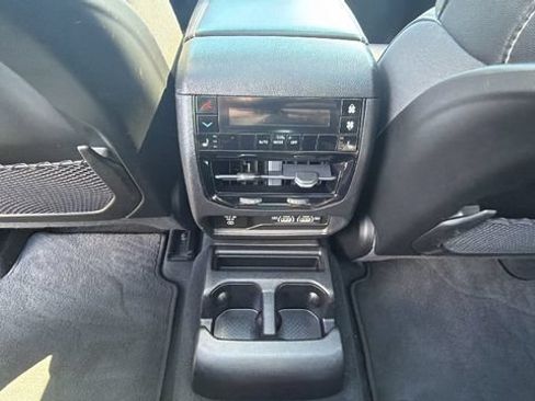 Used 2022 Jeep Grand Cherokee L Limited AWD/4WD image 40