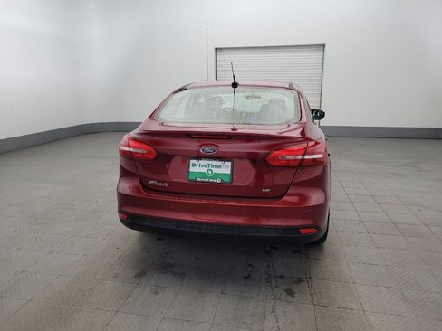 Used 2016 Ford Focus SE w/ SE Power Seat Package FWD image 7