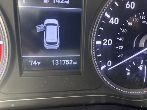 Used 2019 Hyundai Santa Fe SE image 15