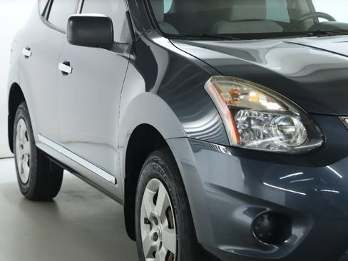 Used 2014 Nissan Rogue S w/ Convenience Package AWD/4WD image 9