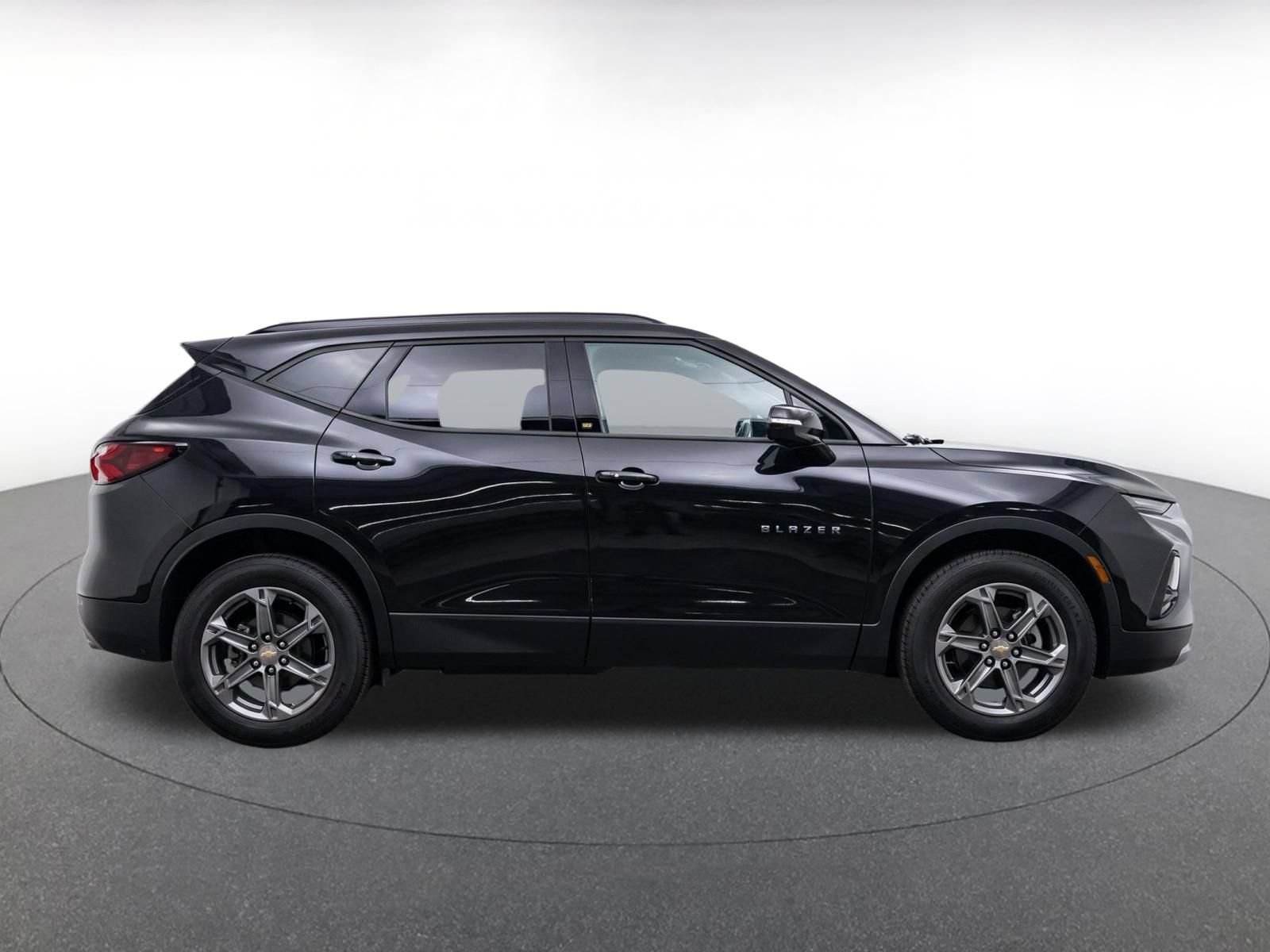 Used 2026 Chevrolet Blazer LT FWD image 9