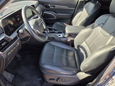 Used 2024 Kia Telluride EX w/ EX Captain's Chair Package AWD/4WD image 10