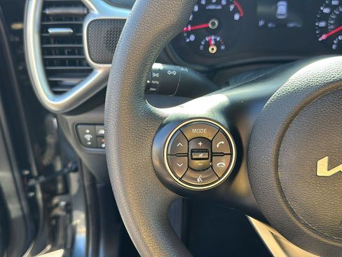 Used 2022 Kia Soul LX w/ Technology Package image 11