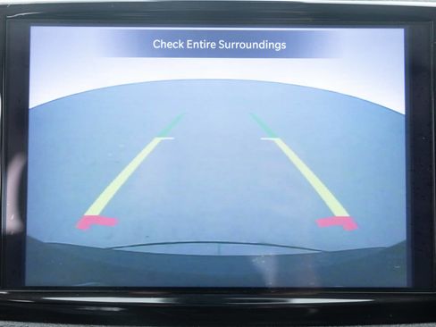 Used 2021 Chrysler Pacifica Touring FWD image 34