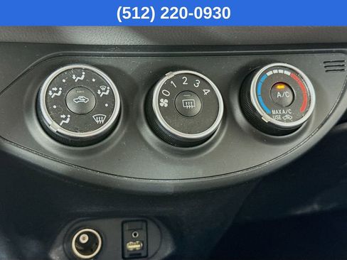 Used 2016 Toyota Yaris L image 17