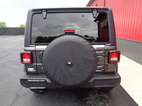 Used 2020 Jeep Wrangler Unlimited Sport S AWD/4WD image 6