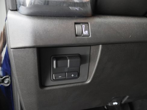 Used 2024 GMC Canyon Elevation w/ Elevation Premium Package AWD/4WD image 45