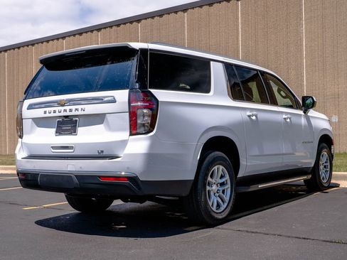 Certified 2024 Chevrolet Suburban LT AWD/4WD image 9