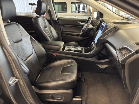 Used 2022 Ford Edge Titanium image 25