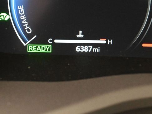 Used 2025 Toyota Camry XLE w/ Premium Package image 21