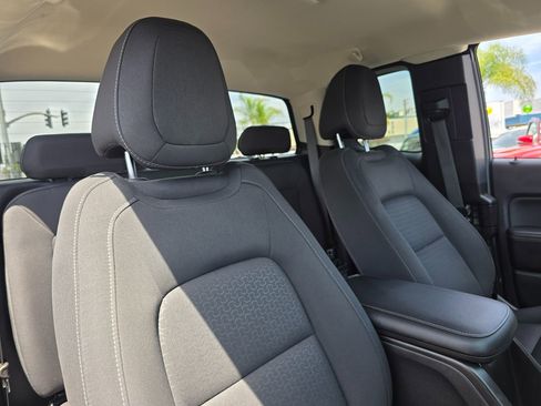 Used 2018 GMC Canyon SLE w/ SLE Convenience Package image 11