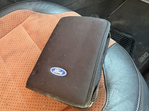 Used 2010 Ford Taurus SHO image 19