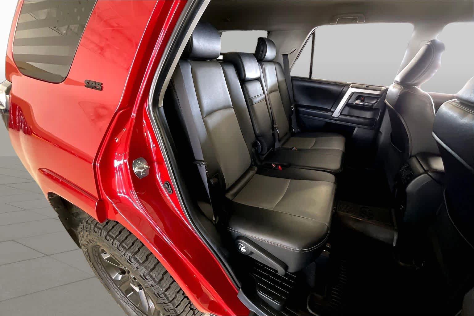 Used 2017 Toyota 4Runner SR5 Premium RWD image 17