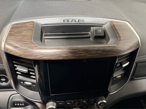 Used 2019 RAM 1500 Laramie AWD/4WD image 22