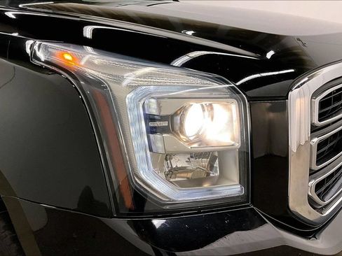Used 2018 GMC Yukon SLT AWD/4WD image 31