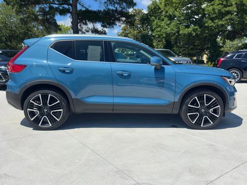 Used 2025 Volvo XC40 B5 Ultra w/ Climate Package AWD/4WD image 3