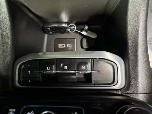 Used 2020 GMC Acadia SLE w/ Driver Convenience Package FWD image 29