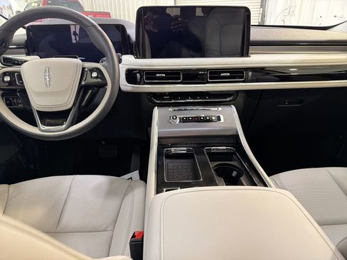 New 2026 Lincoln Aviator 2WD image 22