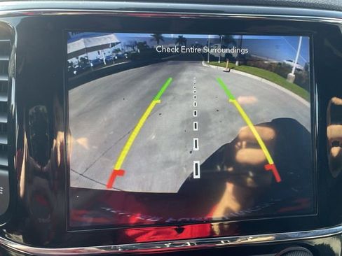 Used 2022 Jeep Grand Cherokee Laredo X image 15