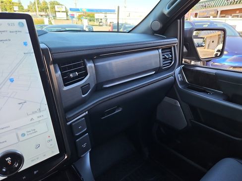 Used 2023 Ford F150 Lightning Lariat image 21