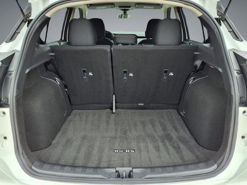 Certified 2021 Nissan Kicks SV FWD image 12