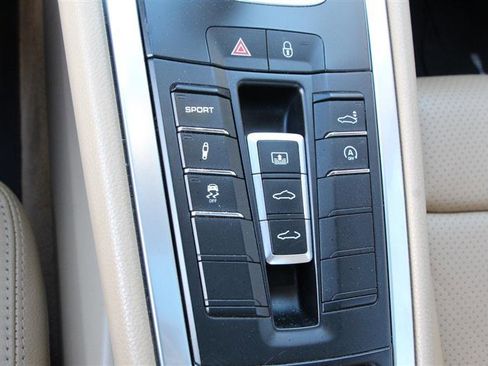 Used 2017 Porsche 911 Carrera image 24