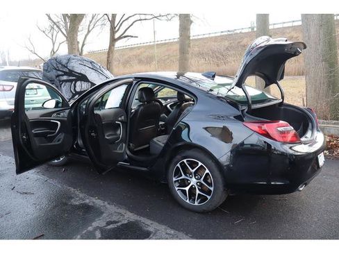 Used 2017 Buick Regal Sport Touring image 16