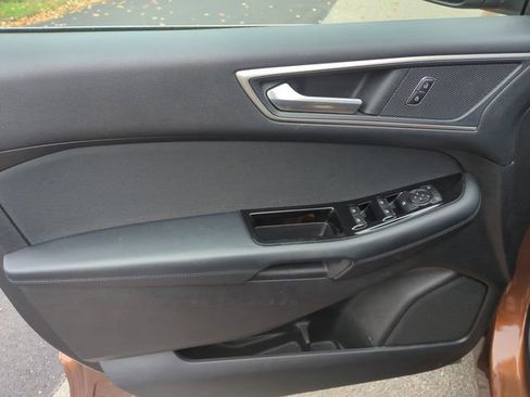 Used 2017 Ford Edge SEL image 12