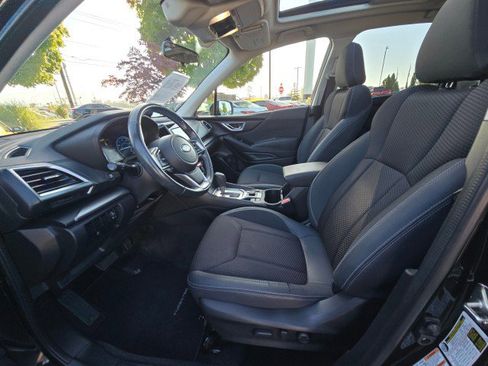 Used 2019 Subaru Forester Premium image 22