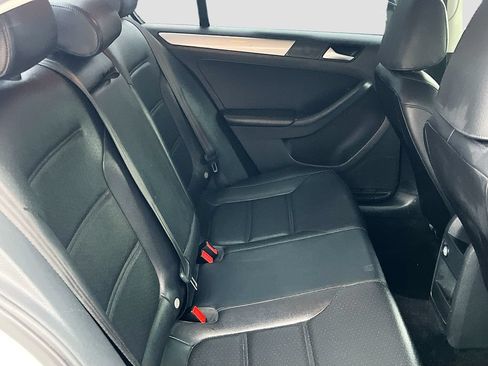 Used 2017 Volkswagen Jetta SE FWD image 25