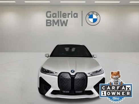 Used 2024 BMW iX xDrive50 w/ Premium Package AWD/4WD image 3