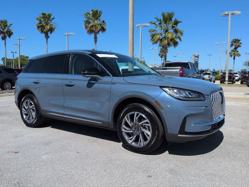 Certified 2024 Lincoln Corsair FWD w/ Equipment Group 101A image 2