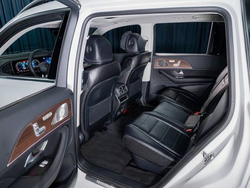 New 2026 Mercedes-Benz GLS 450 4MATIC image 28