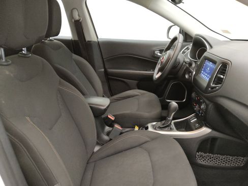 Used 2018 Jeep Compass Sport w/ Tech Group FWD image 21