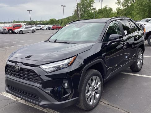 New 2025 Toyota RAV4 XLE Premium image 4