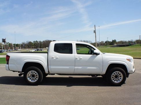 Used 2023 Toyota Tacoma SR image 17
