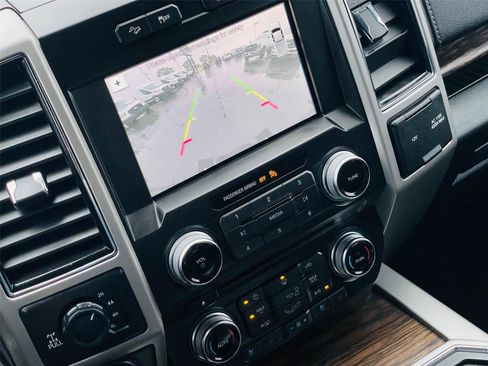 Used 2018 Ford F150 Lariat w/ Equipment Group 502A Luxury image 22